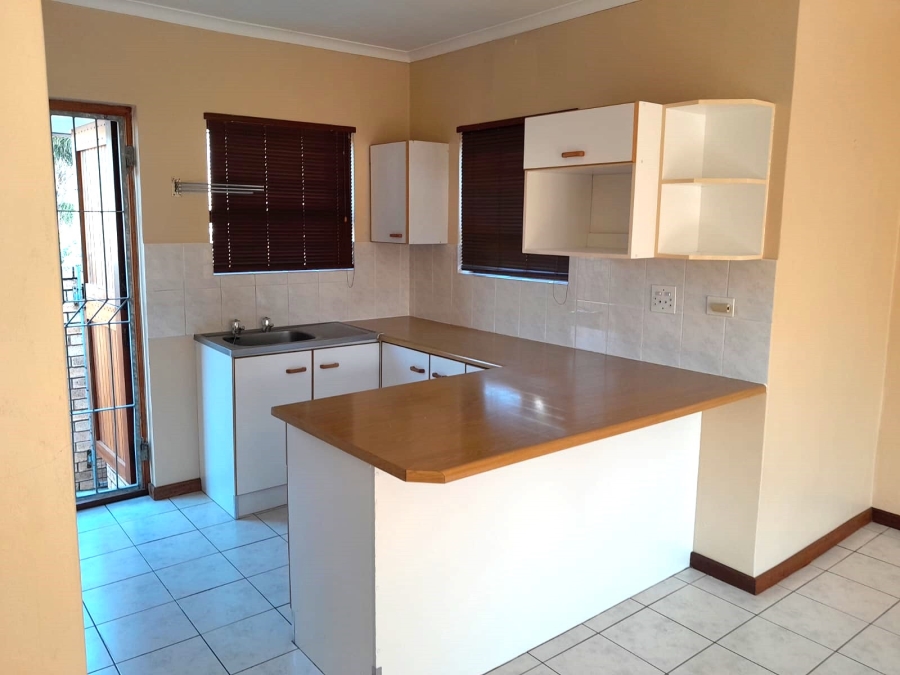To Let 2 Bedroom Property for Rent in Strelitzia Park Eastern Cape